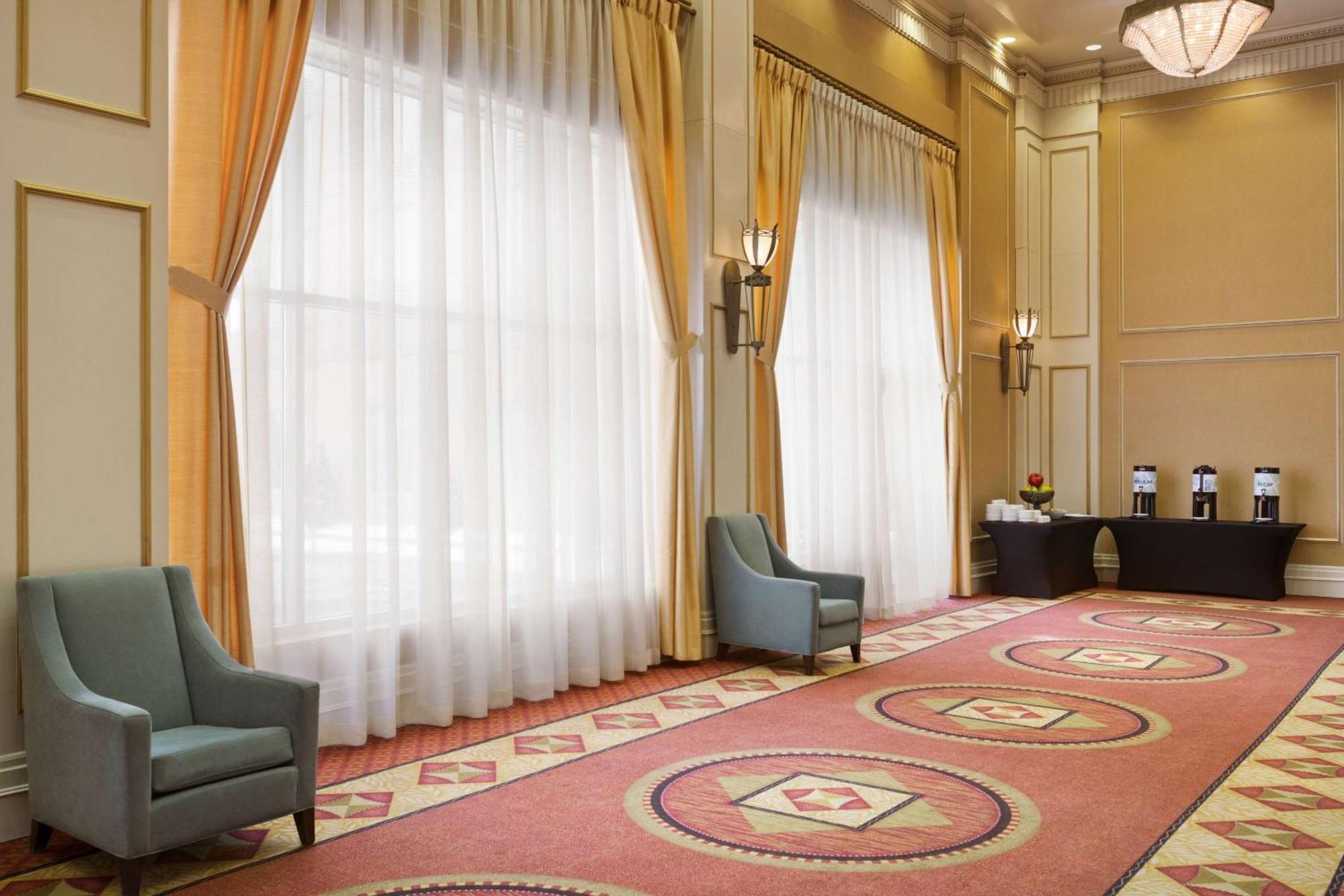 Hilton Garden Inn Toronto/Вон Екстер'єр фото