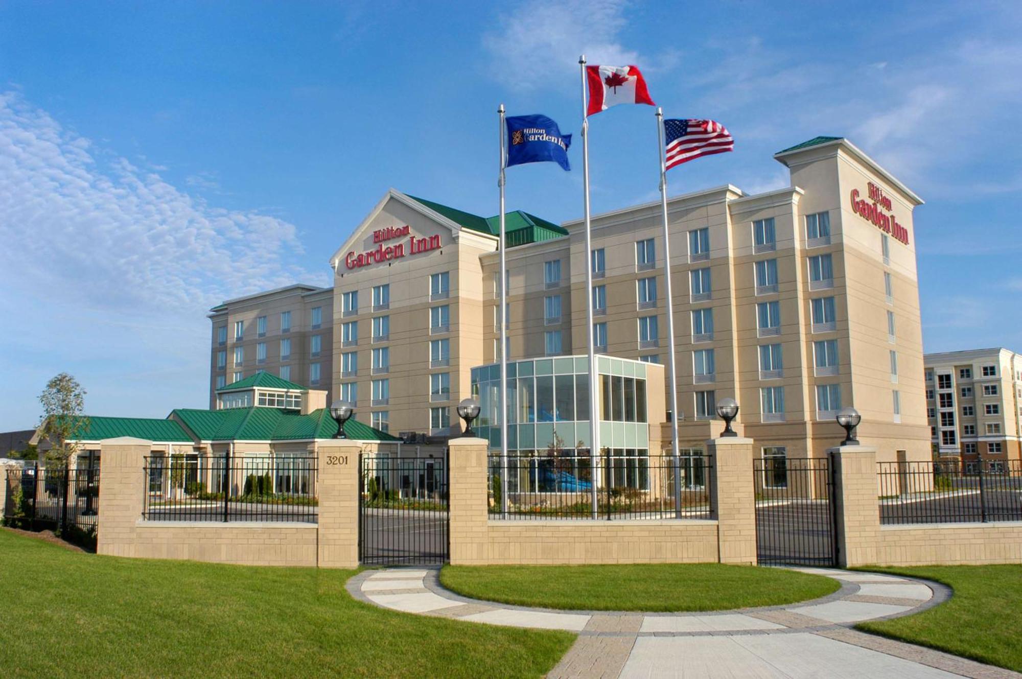 Hilton Garden Inn Toronto/Вон Екстер'єр фото