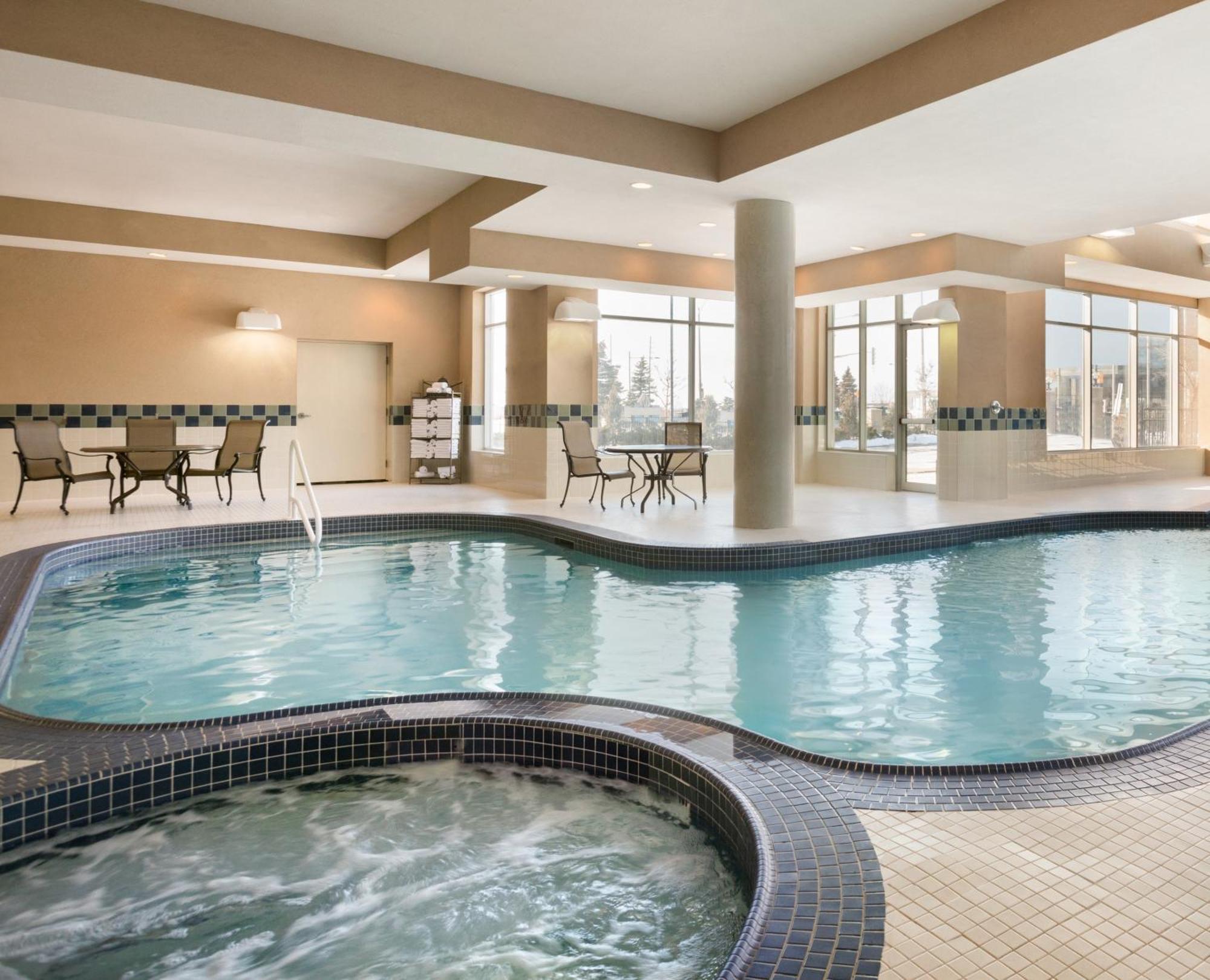 Hilton Garden Inn Toronto/Вон Екстер'єр фото