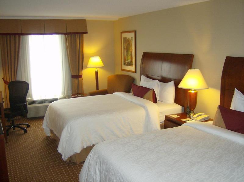 Hilton Garden Inn Toronto/Вон Екстер'єр фото