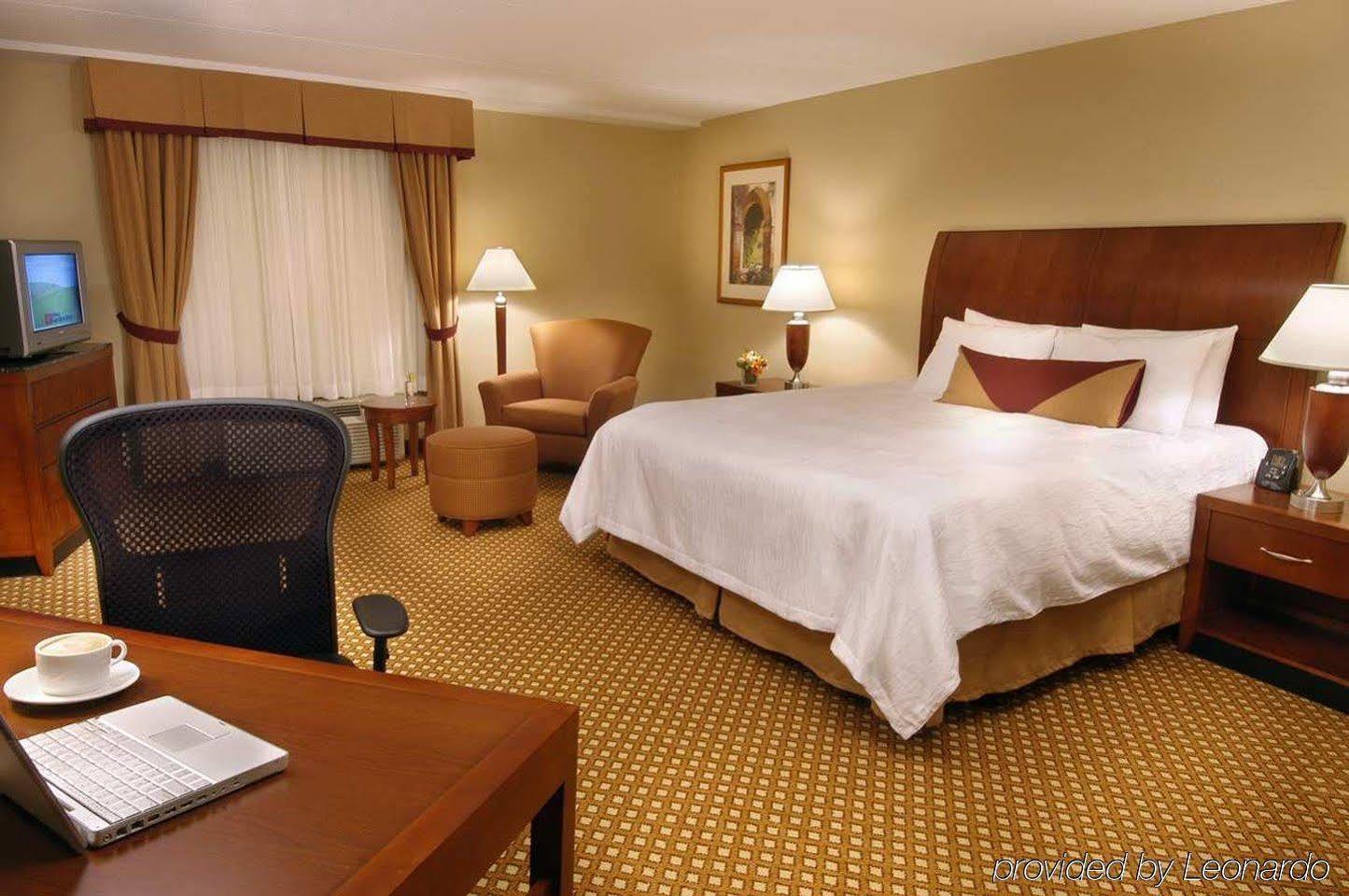 Hilton Garden Inn Toronto/Вон Екстер'єр фото